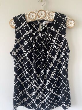 Calvin Klein Women’s Sleeveless Dress Shirt. Size XL